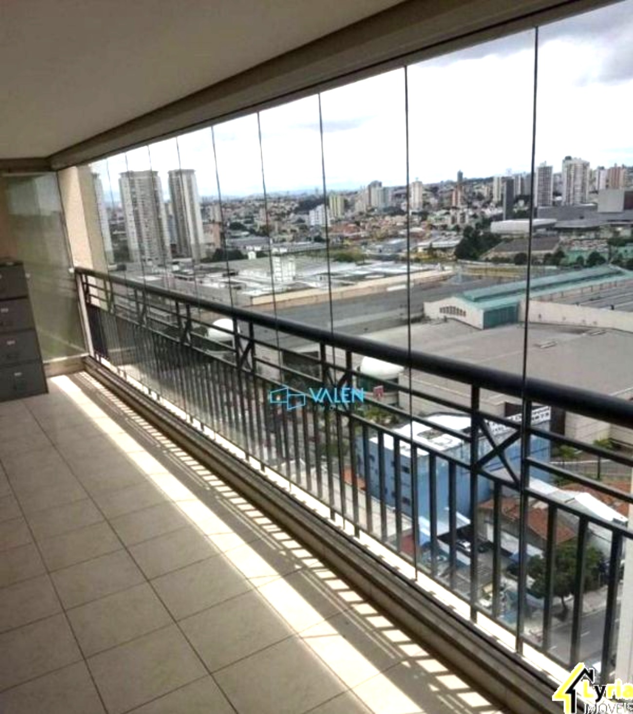 Apartamento à venda com 3 quartos, 166m² - Foto 3