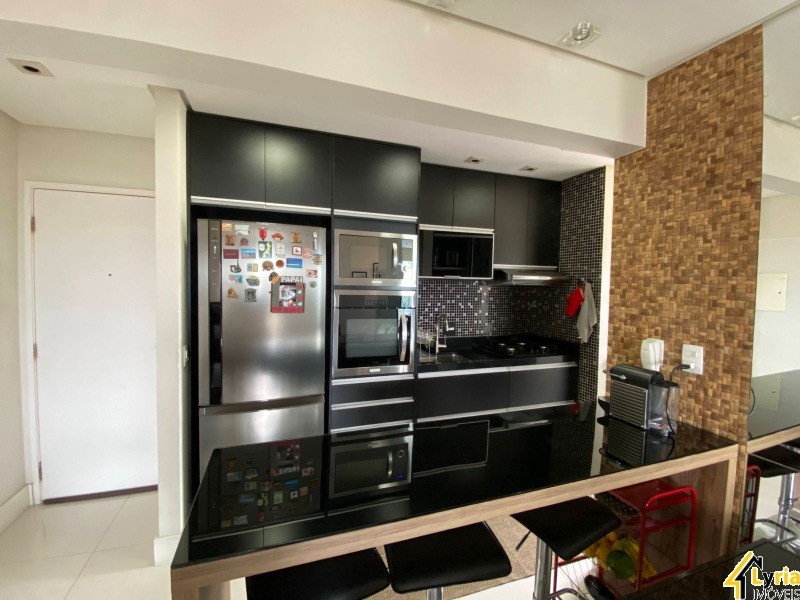 Apartamento à venda com 3 quartos, 65m² - Foto 2