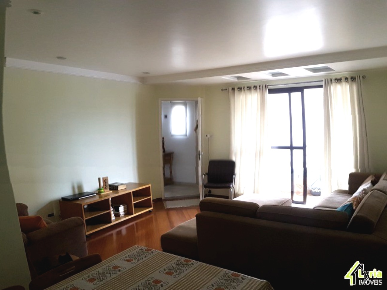 Apartamento à venda com 3 quartos, 107m² - Foto 2