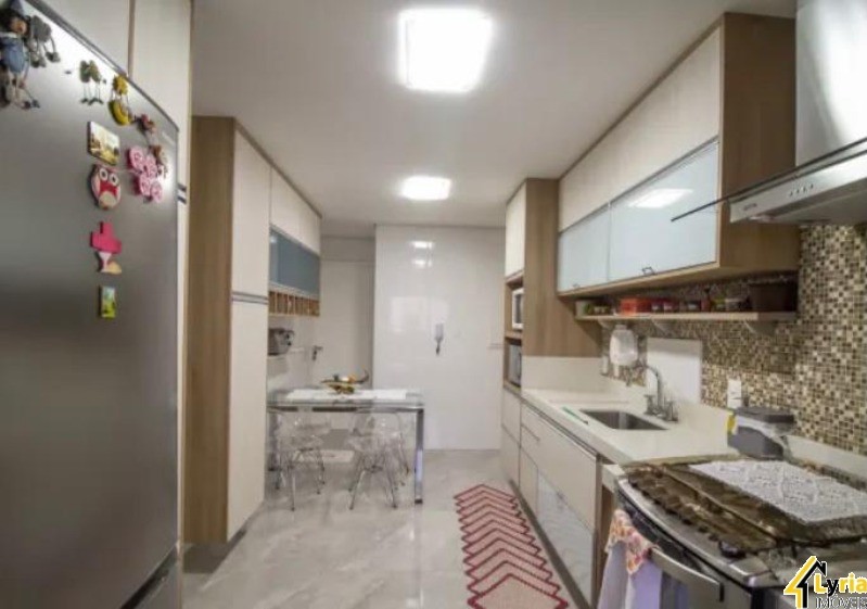 Apartamento à venda com 3 quartos, 140m² - Foto 3