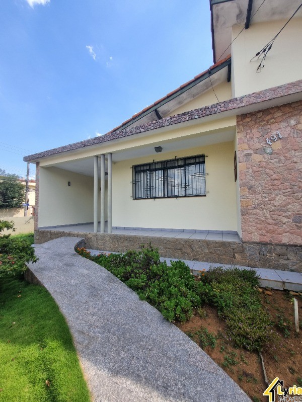 Casa à venda com 2 quartos, 137m² - Foto 1