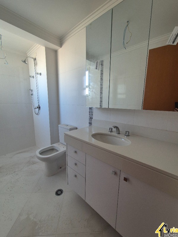 Apartamento para alugar com 3 quartos, 101m² - Foto 13