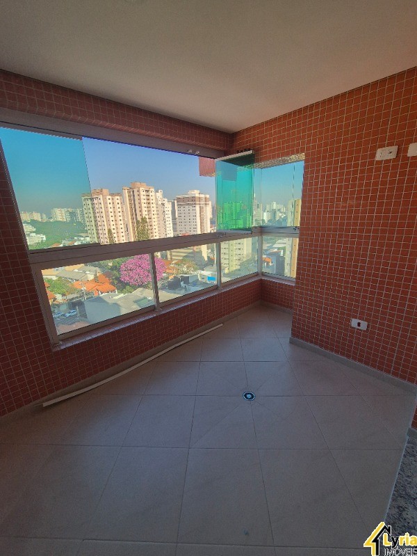 Apartamento para alugar com 3 quartos, 101m² - Foto 2