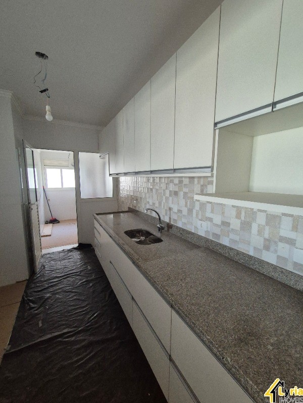 Apartamento para alugar com 3 quartos, 101m² - Foto 5