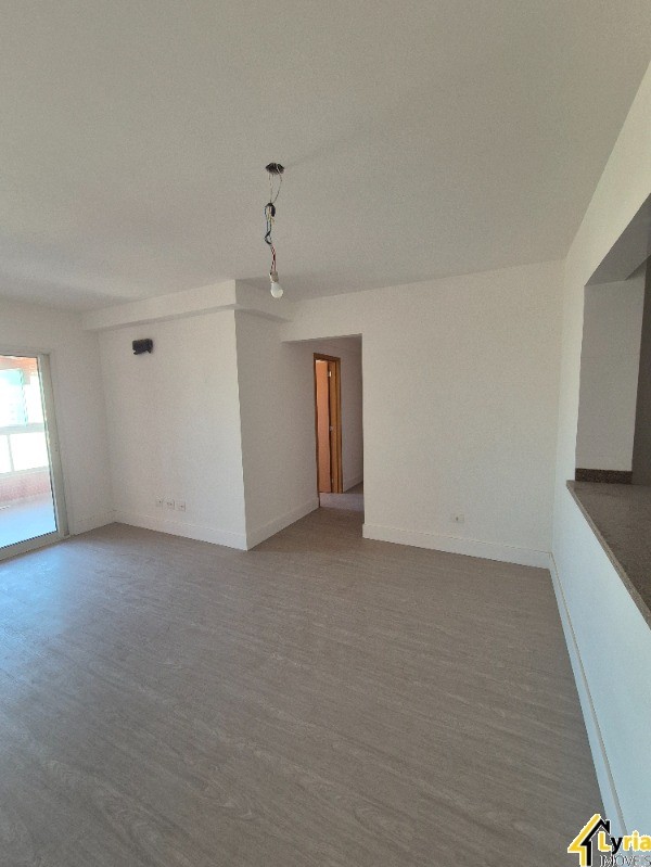 Apartamento para alugar com 3 quartos, 101m² - Foto 8