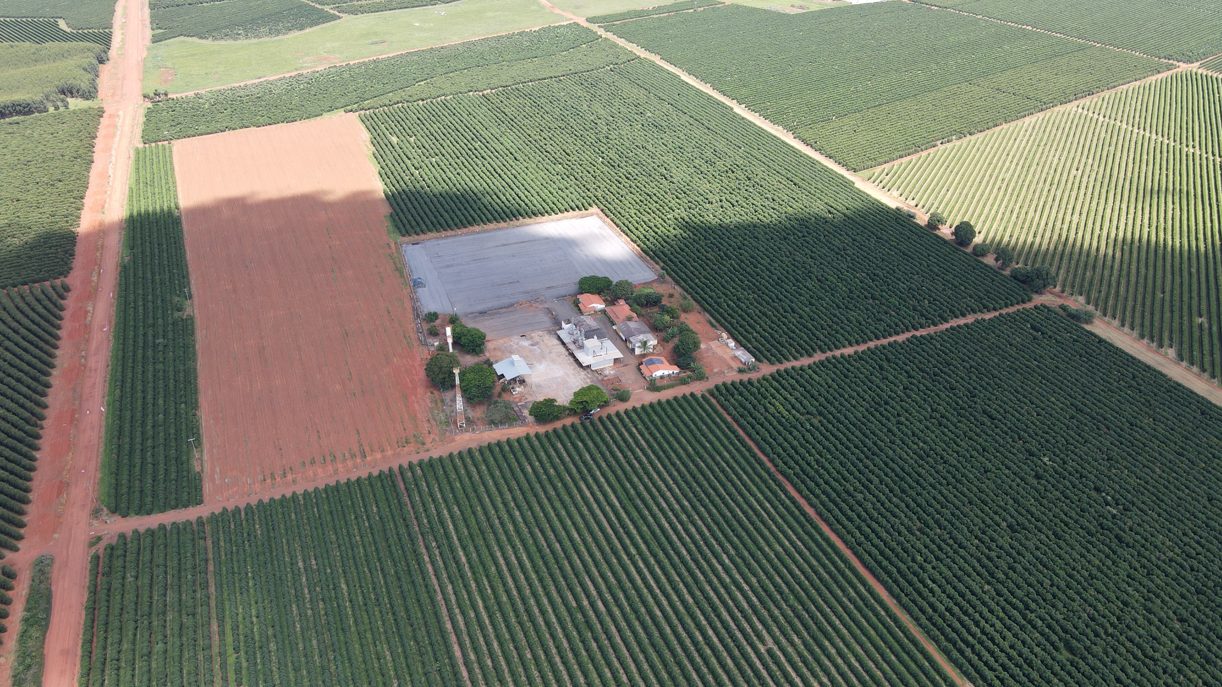 FAZENDA em CHAPADÃO DE FERRO, PATROCÍNIO - FA00204