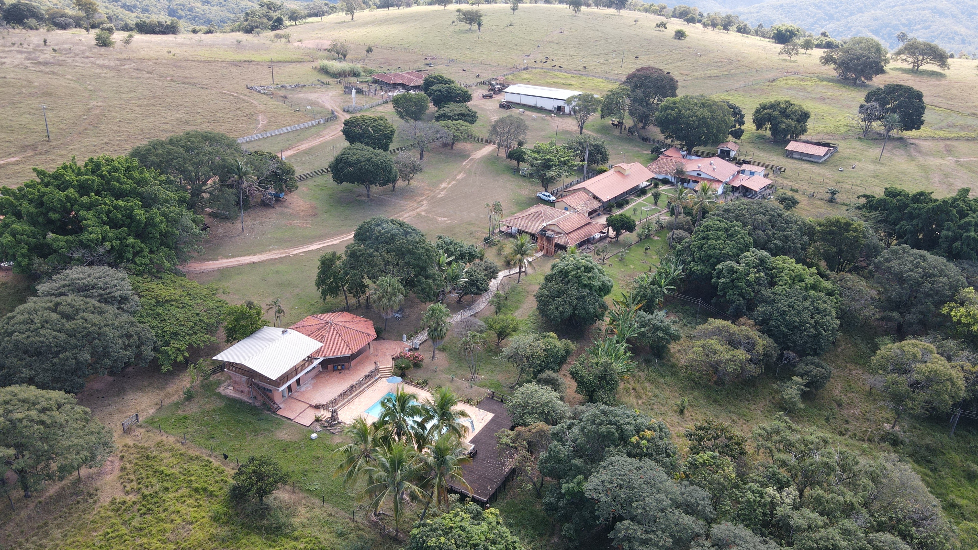 FAZENDA em ZONA RURAL DE PRESIDENTE OLEGÁRIO, PRESIDENTE OLEGÁRIO - FA00211