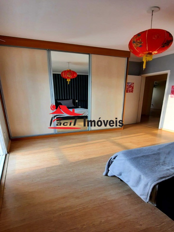 Casa à venda com 4 quartos, 300m² - Foto 12