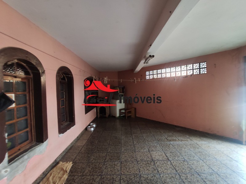 Sobrado à venda com 3 quartos, 229m² - Foto 1