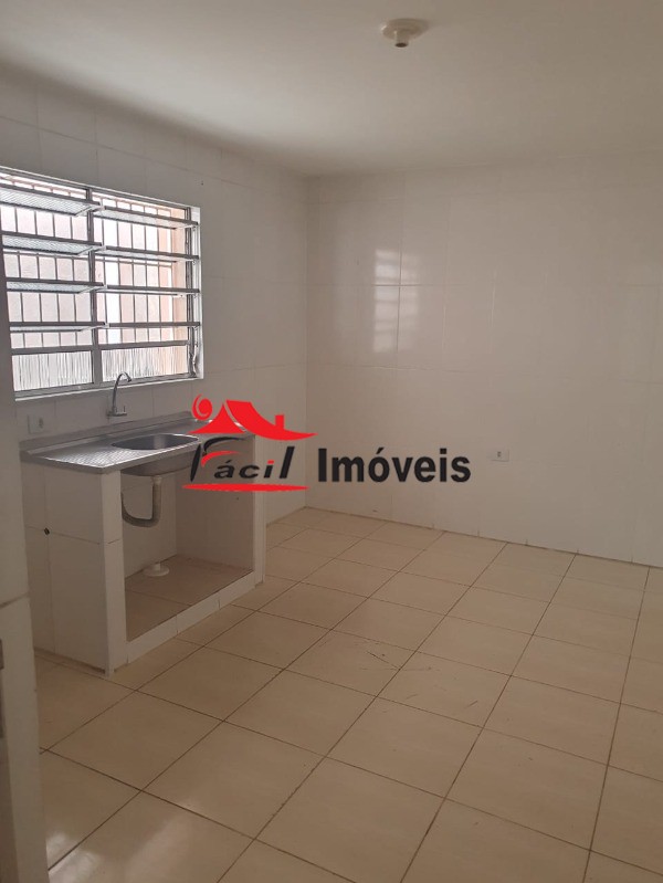 Casa para alugar com 2 quartos, 45m² - Foto 2