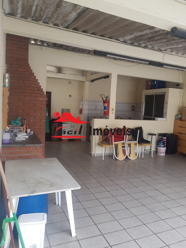 Sobrado à venda com 5 quartos, 160m² - Foto 2