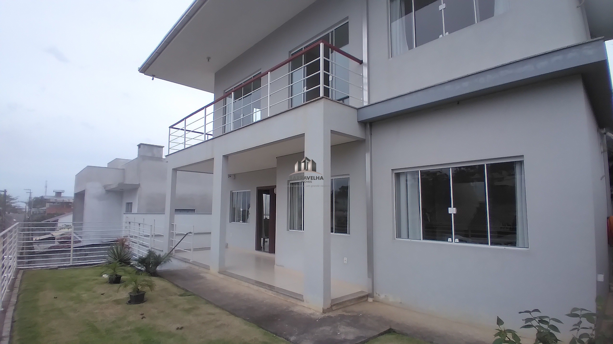 Casa, 4 quartos, 215 m² - Foto 1