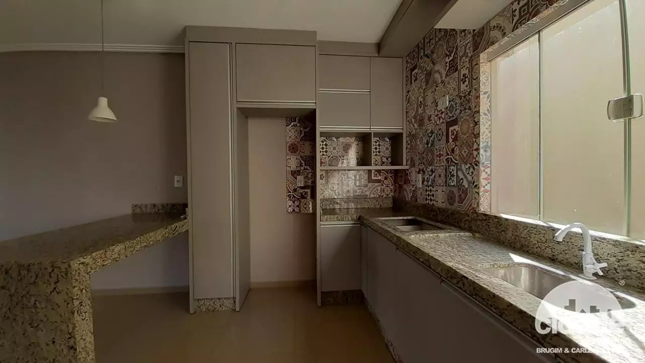 Casa à venda com 3 quartos - Foto 2