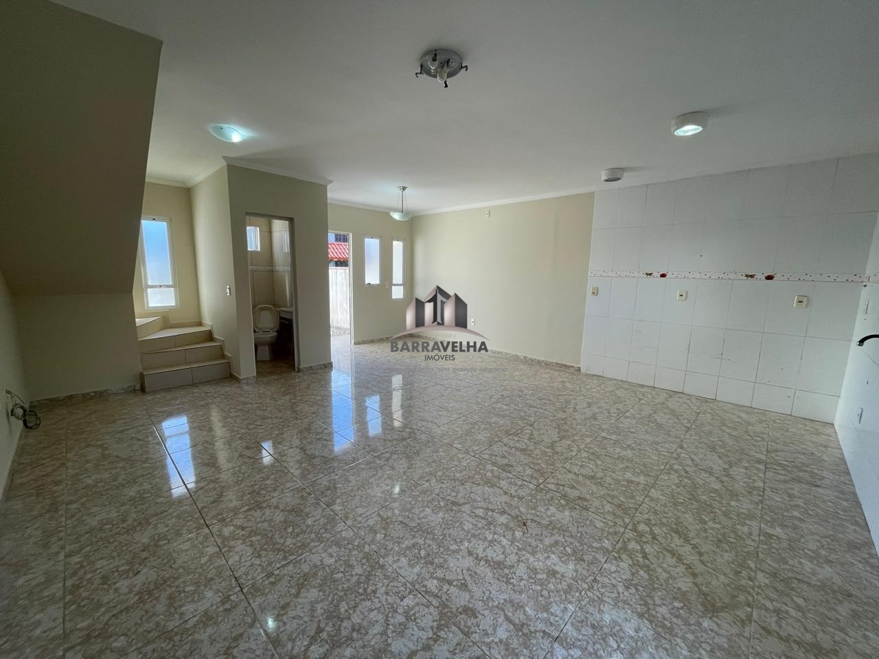 Casa para alugar com 2 quartos, 115m² - Foto 3