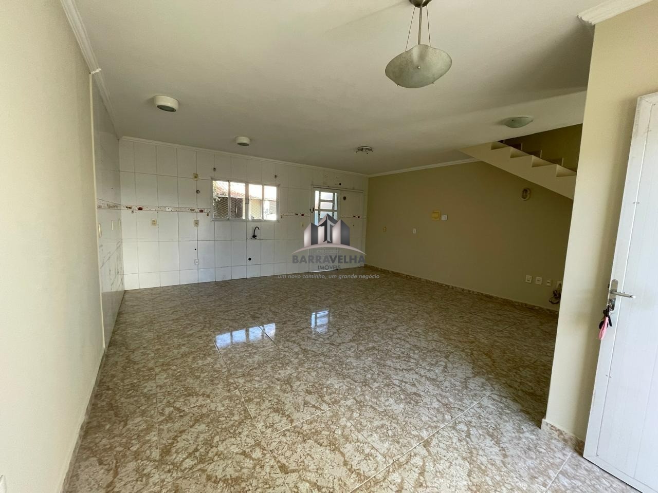 Casa para alugar com 2 quartos, 115m² - Foto 4