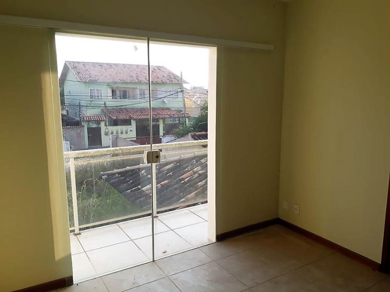 Casa à venda com 4 quartos, 130m² - Foto 2