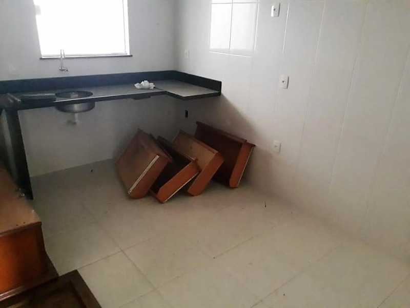 Casa à venda com 4 quartos, 130m² - Foto 11