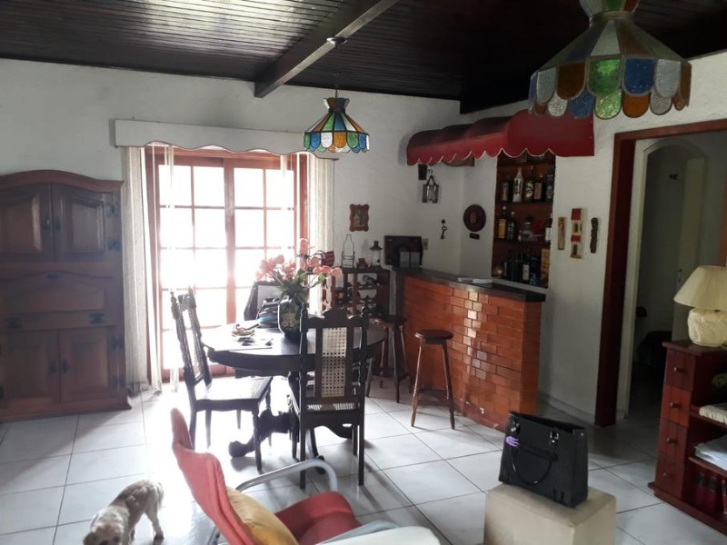 Casa à venda com 4 quartos, 250m² - Foto 15