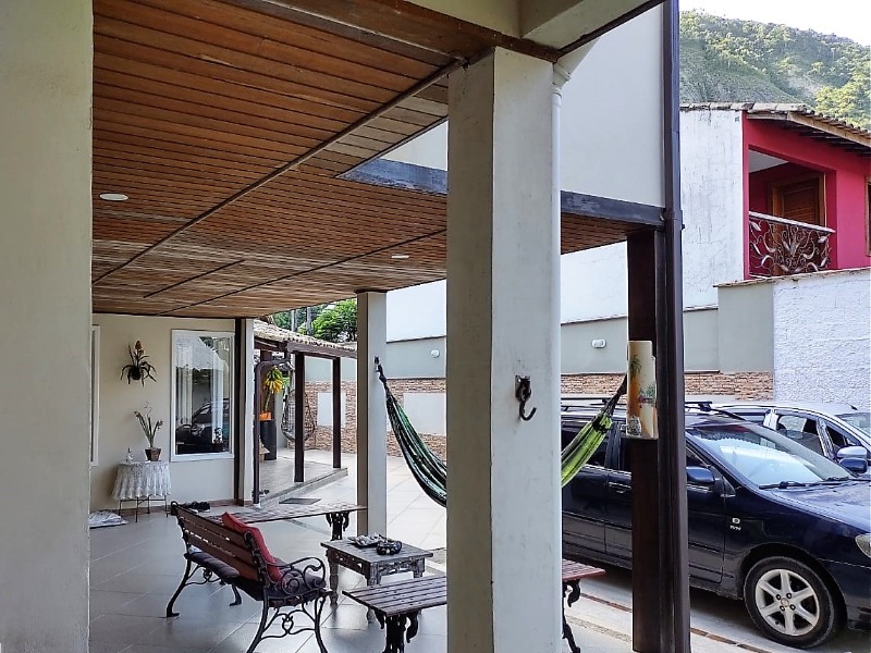 Casa à venda com 4 quartos, 300m² - Foto 17