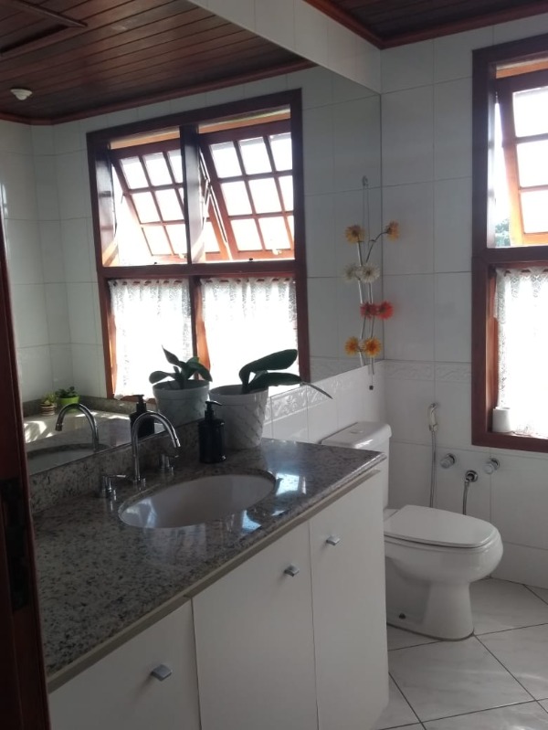 Casa à venda com 4 quartos, 199m² - Foto 10