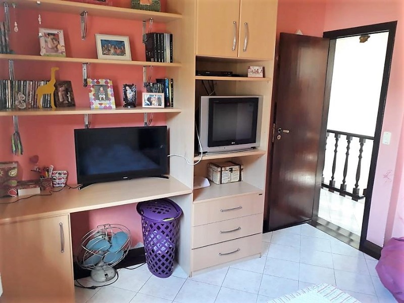 Casa à venda com 4 quartos, 200m² - Foto 31