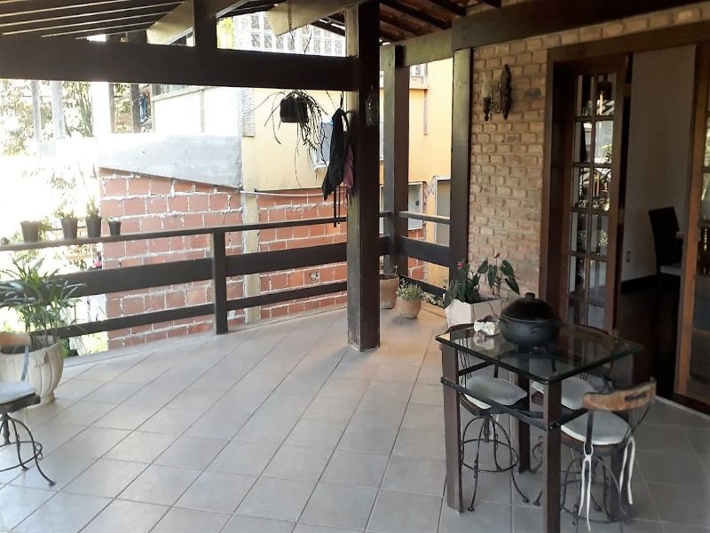 Casa à venda com 3 quartos, 250m² - Foto 11