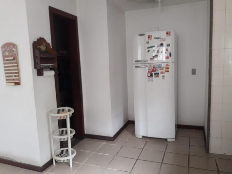 Casa à venda com 4 quartos, 240m² - Foto 15