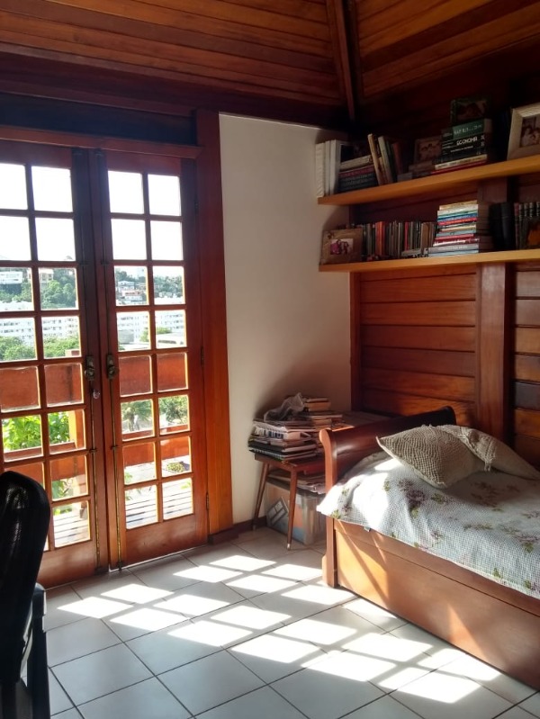 Casa à venda com 4 quartos, 199m² - Foto 12