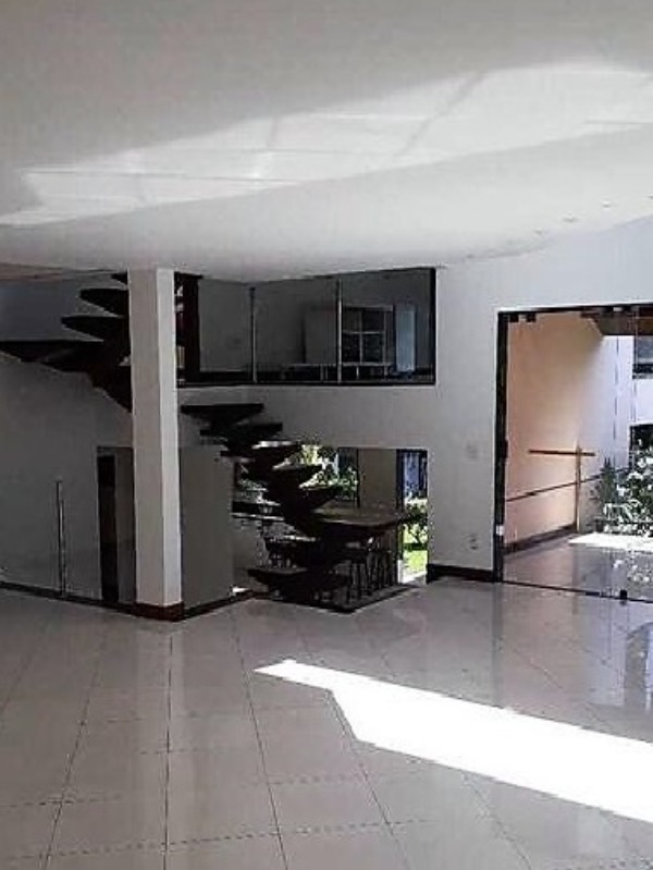 Casa à venda e aluguel com 3 quartos, 366m² - Foto 17