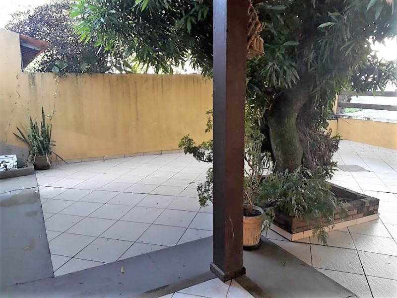 Casa à venda com 4 quartos, 200m² - Foto 12