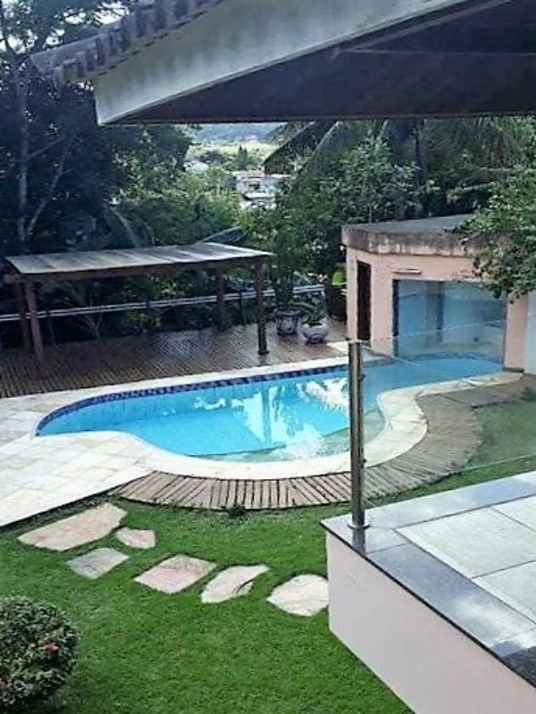 Casa à venda e aluguel com 3 quartos, 366m² - Foto 19