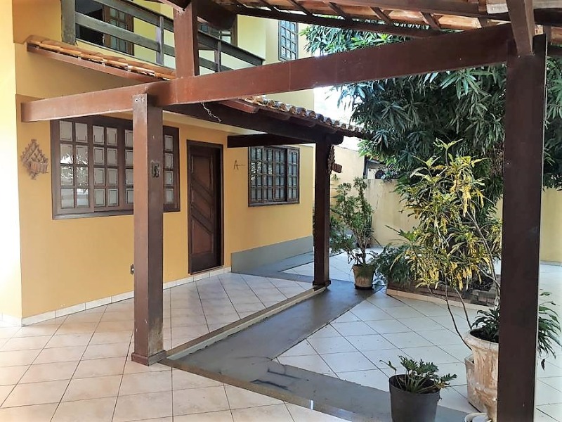 Casa à venda com 4 quartos, 200m² - Foto 3