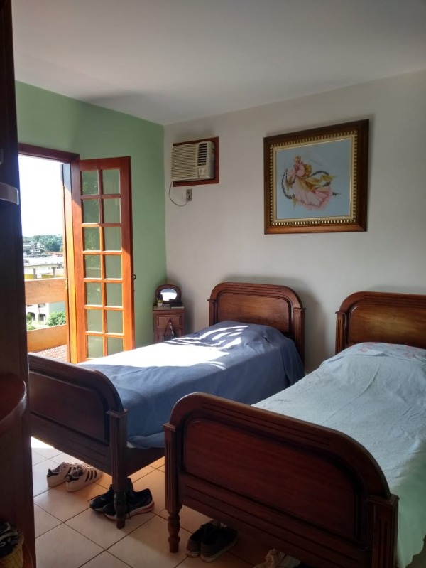 Casa à venda com 4 quartos, 199m² - Foto 13