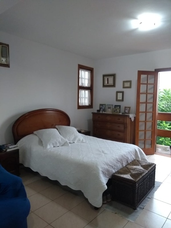 Casa à venda com 4 quartos, 199m² - Foto 3