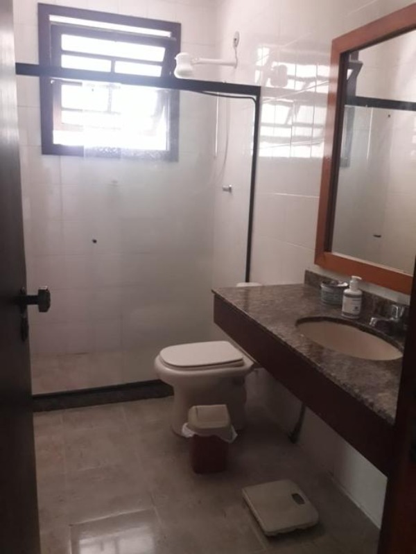 Casa à venda com 4 quartos, 240m² - Foto 18