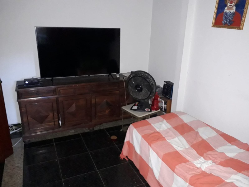 Casa à venda com 5 quartos, 210m² - Foto 10