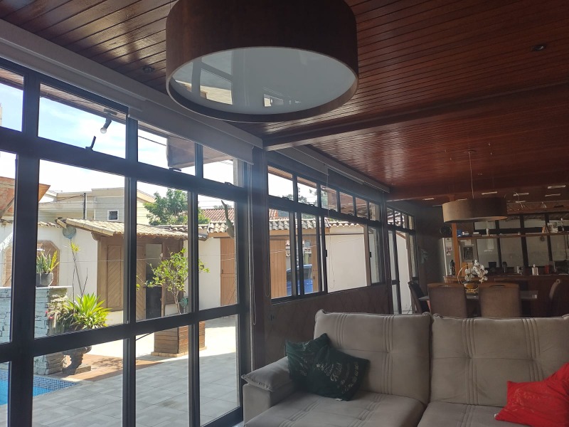 Casa à venda com 2 quartos, 212m² - Foto 1