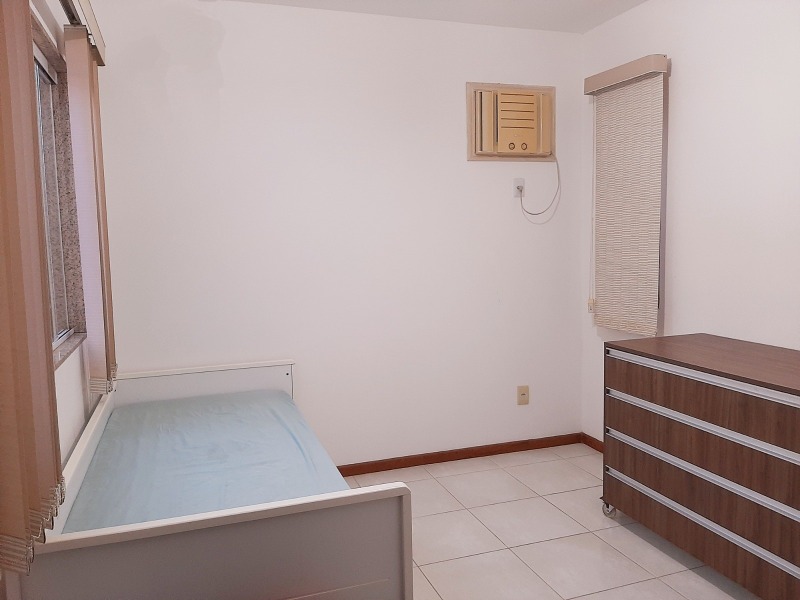 Casa à venda com 3 quartos, 300m² - Foto 14