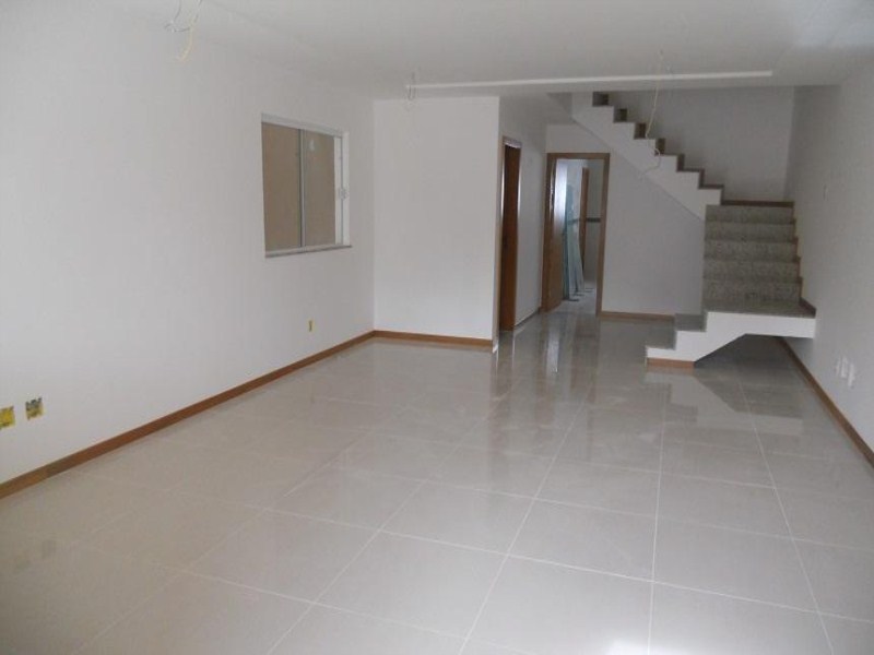 Casa à venda com 3 quartos, 160m² - Foto 4