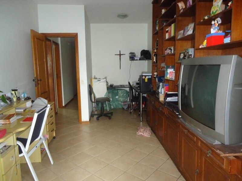 Apartamento à venda com 4 quartos, 150m² - Foto 2