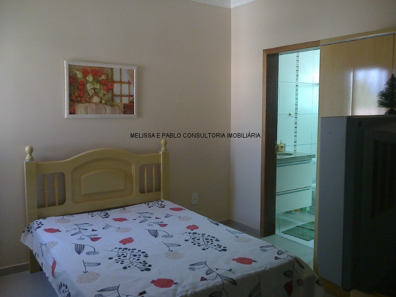 Casa à venda com 4 quartos, 210m² - Foto 10