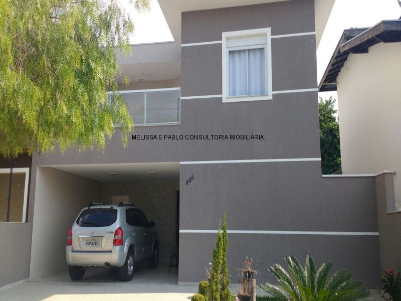 Casa à venda com 5 quartos, 180m² - Foto 1