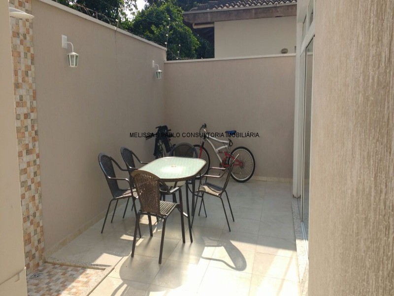 Casa à venda com 5 quartos, 180m² - Foto 2