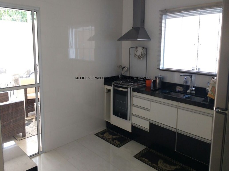 Casa à venda com 5 quartos, 180m² - Foto 30