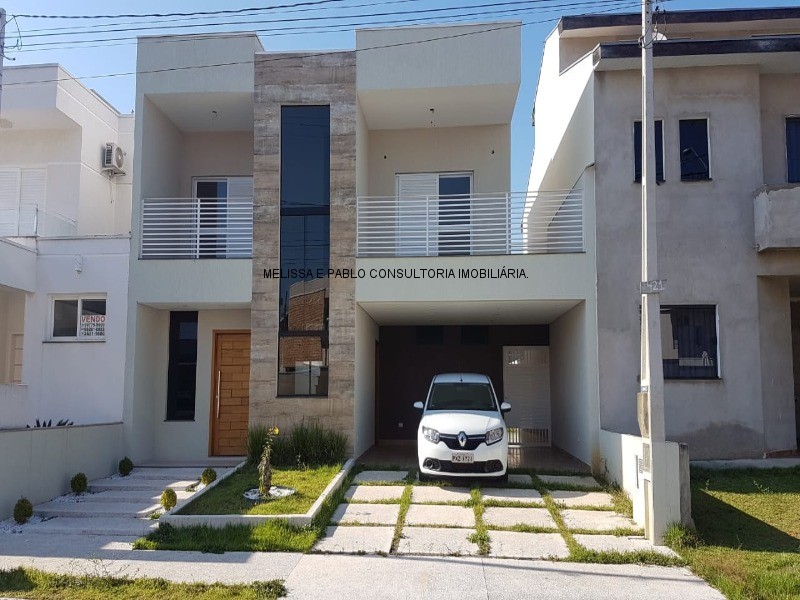 Casa à venda com 3 quartos, 215m² - Foto 1