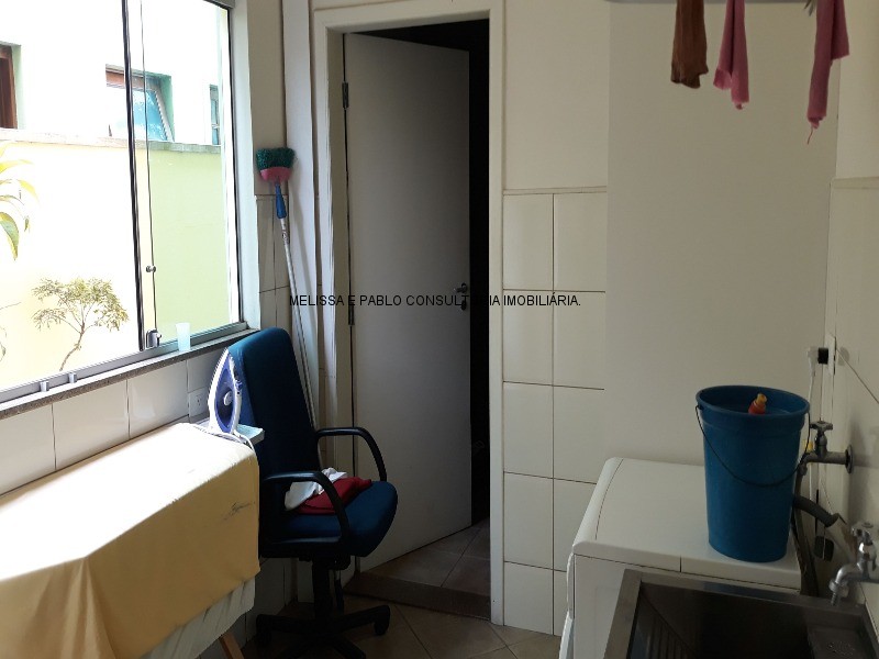 Casa à venda com 3 quartos, 310m² - Foto 17