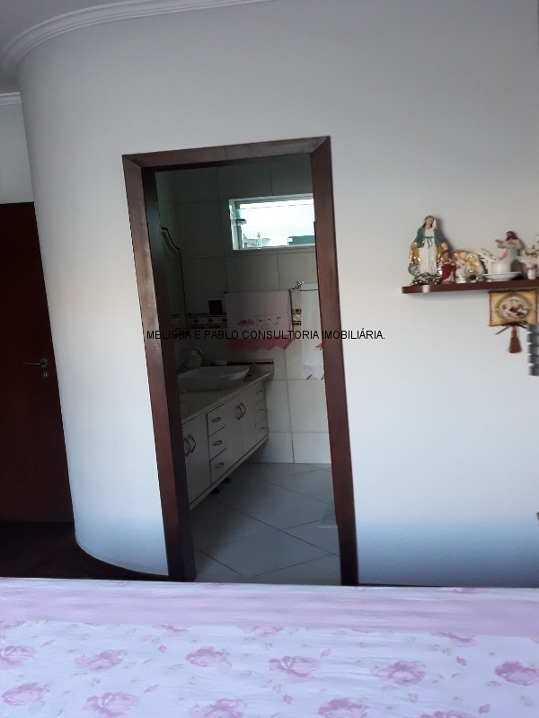 Casa à venda com 5 quartos, 310m² - Foto 35