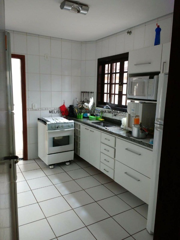 Casa à venda com 3 quartos, 170m² - Foto 17