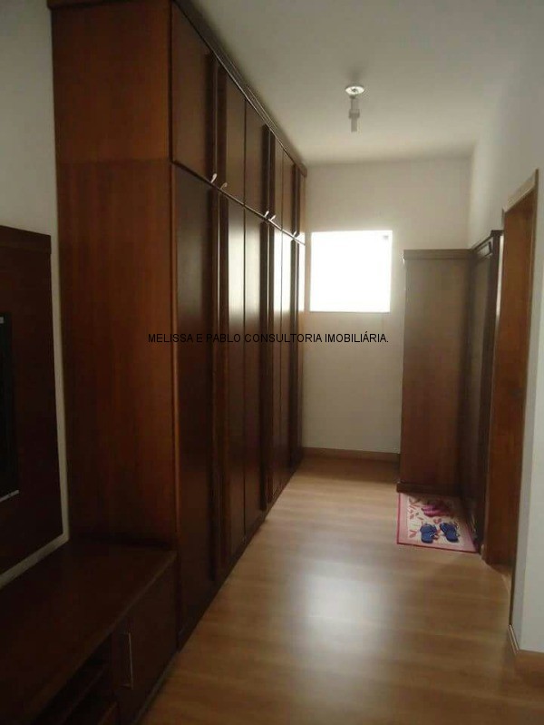 Casa à venda com 3 quartos, 220m² - Foto 5