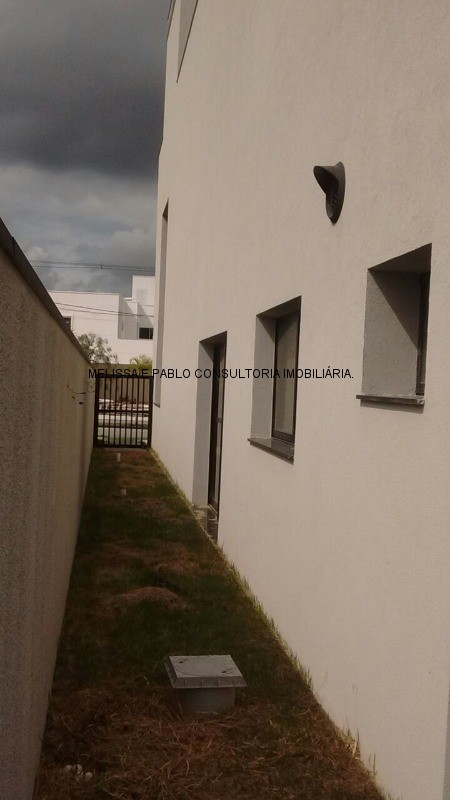 Casa à venda com 3 quartos, 300m² - Foto 9